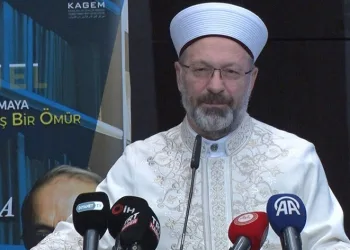 Diyanet İşleri Başkanı Erbaş Ustalara Saygı Paneli’ne katıldı