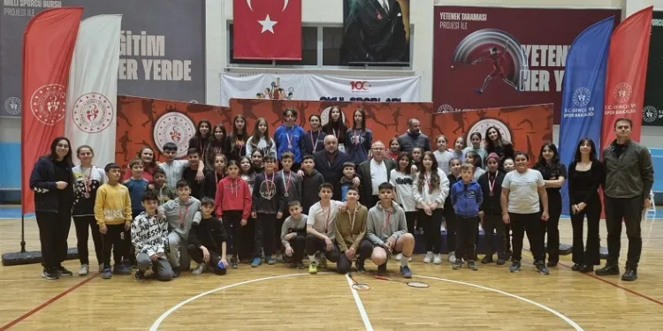 Badminton turnuvası sona erdi