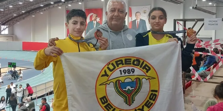 Yüreğirli atletlerden Türkiye rekoru