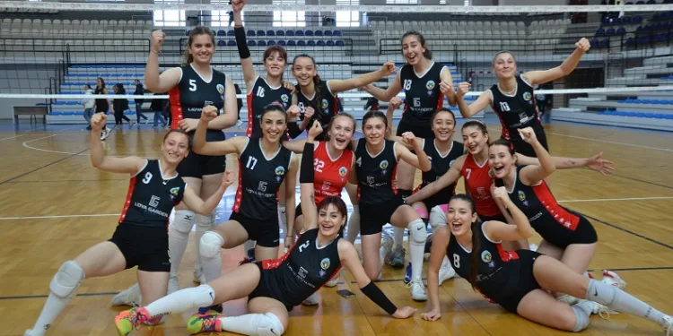 Turgutlu Belediyesi Kadın Voleybol Takımı sezonu galibiyetle noktaladı