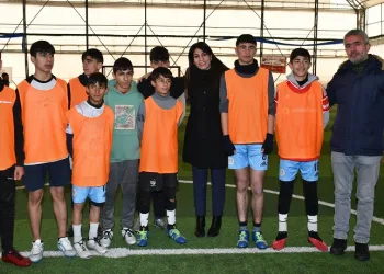 Ağrı’da öğrenciler ara tatilde futbol heyecanı yaşadı