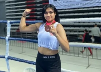 Türkiye Kickboks Şampiyonası’nda Ayşegül Arslanlı Özdemir’den bronz madalya