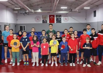 Yalova Belediyespor masa tenisinde sporcu fabrikası gibi