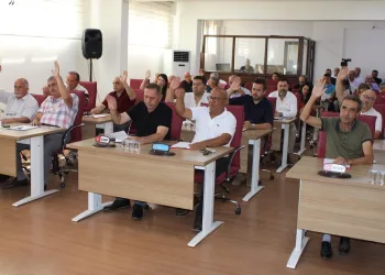 Efeler’de meclis komisyonlarında değişiklik