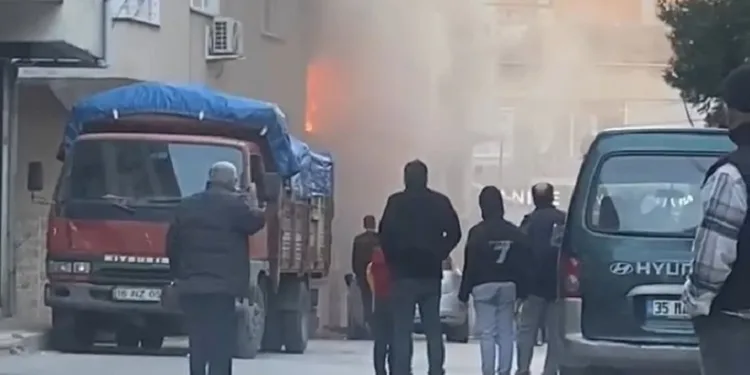 Bursa’da binanın 2. katı alev alev yandı