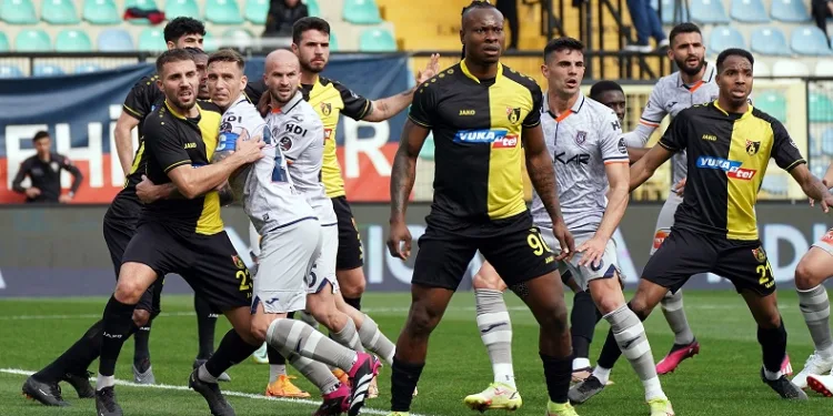 Başakşehir ile İstanbulspor 4. randevuda