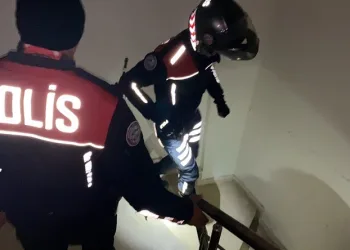 İki kişiyi gasp eden şahıs tutuklandı