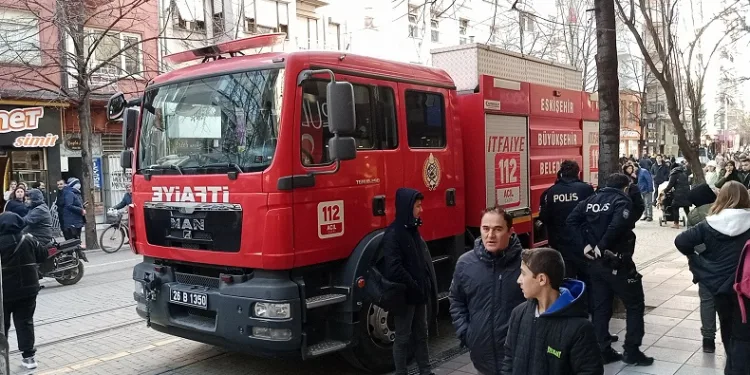 Eskişehir’de şehir merkezinde yangın paniği