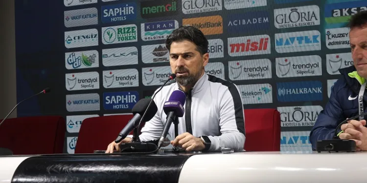 İlhan Palut: “Aldığımız 1 puan da, kaybettiğimiz 2 puan da çok önemliydi”