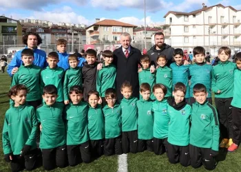 Kocaeli’de minik futbolcular hünerlerini sergiledi