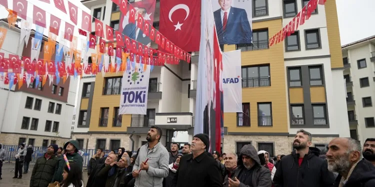 Gaziantep’te depremzedelerin kura heyecanı