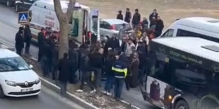 Otobüsün çarptığı çocuk ağır yaralandı