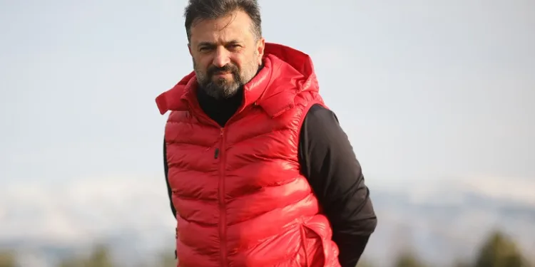 Sivasspor Teknik Direktörü Bülent Uygun’dan taraftara çağrı: “Futbolculara hakaret etmeyin”