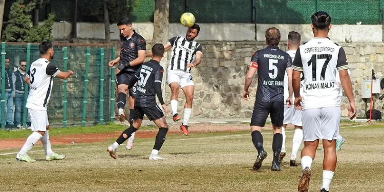 Çeşme Belediyespor liderliğini korudu