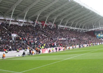 Elazığ’da seyirci rekoru kırıldı