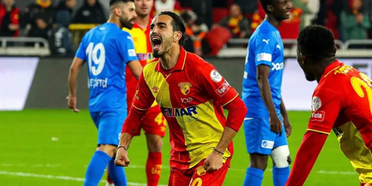 Göztepe’de Yalçın Kayan, parlamaya devam ediyor