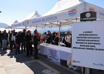 Marmaris’te depremde yitirilen canlar anıldı