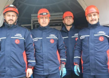 İtfaiye ekipleri depremini anlatırken duygulandı
