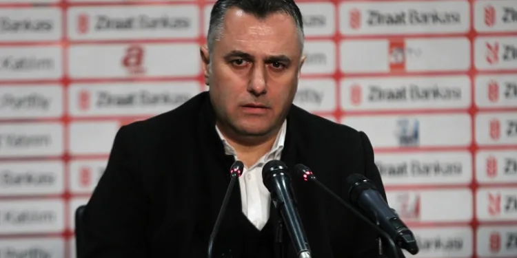 24 Erzincanspor Teknik Direktörü Bülent Akan: “Ligde oynadığımız oyuna yakın bir oyun oynadık”