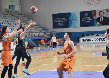 Afyonkarahisar’da Basketbol U-14 2. Bölge Şampiyonası başladı