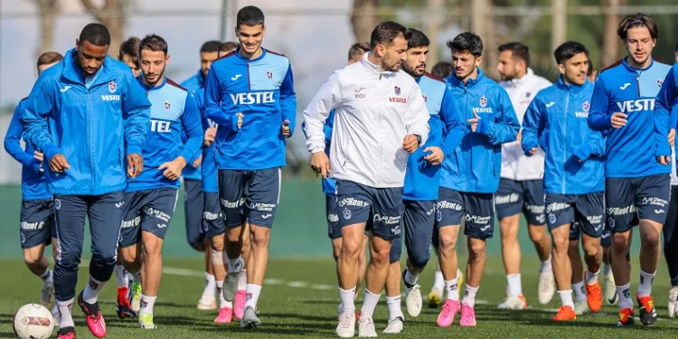 Trabzonspor’un yeni transferi Thomas Meunier ilk antrenmanına çıktı