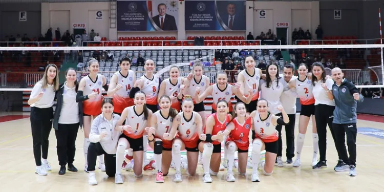 Çiftlikköy’ün Sultanları Play-Off’lara hazır