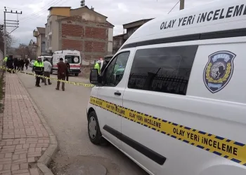 Pikabın altında kalan yaşlı adam hayatını kaybetti