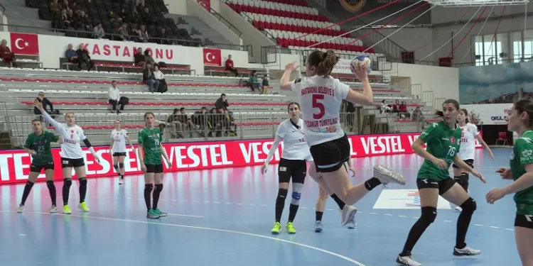 Kastamonu Belediyespor, Türkiye Kupası’nda Görele Belediyespor’u farklı yendi