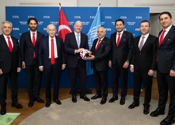 TFF Başkanı Büyükekşi’den FIFA Başkanı Infantino’ya ziyaret