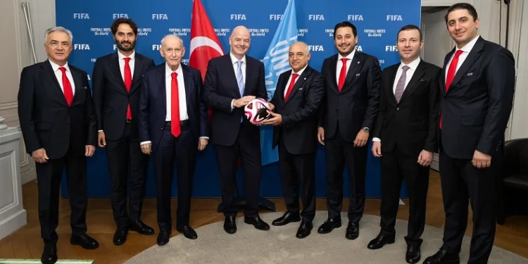 TFF Başkanı Büyükekşi’den FIFA Başkanı Infantino’ya ziyaret