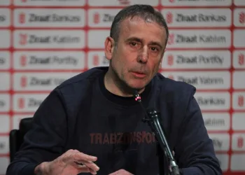 Trabzonspor Teknik Direktörü Abdullah Avcı: “Stat zeminlerinin TFF tarafından denetlenmesi lazım”