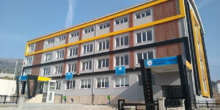Bu okul başarıya doymuyor