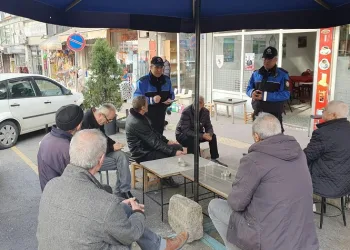 Samsun polisi vatandaşları bilgilendirdi