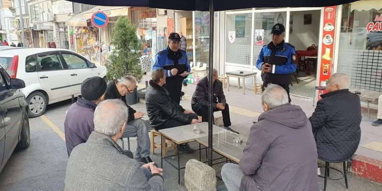 Samsun polisi vatandaşları bilgilendirdi
