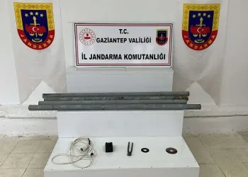 Gaziantep’te trafik levhası hırsızına suçüstü