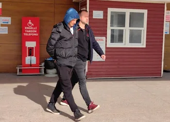 Bursa’da 2 kişiyi bıçaklayan şahıs tutuklandı