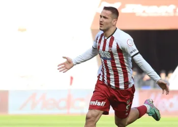 Sivasspor’da Rey Manaj gollerine devam ediyor