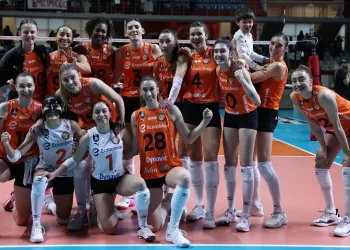 Eczacıbaşı Dynavit, Beşiktaş Ayos’a set vermedi