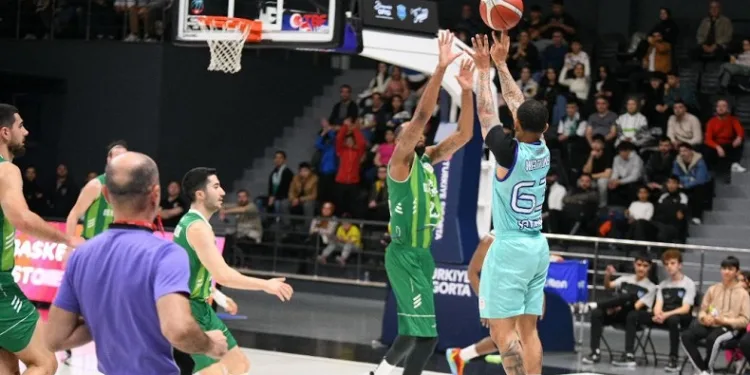 Çayırova Belediyesi, Ormanspor’u son saniye basketiyle yendi