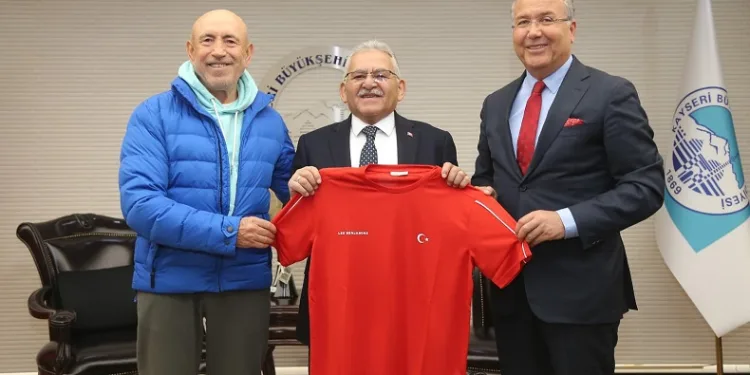 Başkan Büyükkılıç, Türkiye Tenis Federasyonu Başkanı Durmuş ile spor şehri Kayseri’ye yakışacak projeleri istişare etti