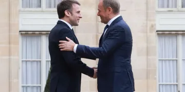 Polonya Başbakanı Tusk ile Fransa Cumhurbaşkanı Macron Paris’te bir araya geldi