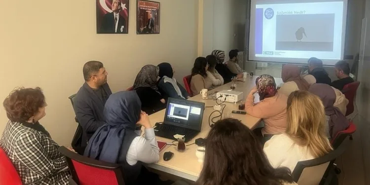Aile Destek Merkezi’nde bağımlılık eğitimi verildi