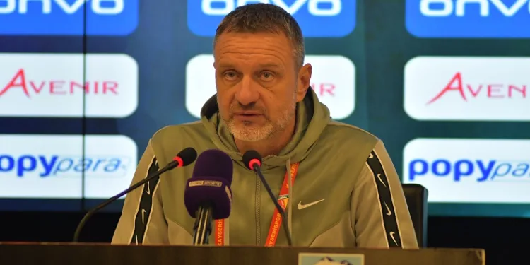 Kayserispor Teknik Sorumlusu Hari Vukas: “Bu maçtan oynadığımız oyun olarak çıkaracağımız bazı pozitif şeyler var”
