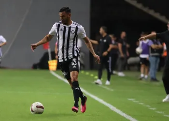 Deniz Kadah: “Futbolu bırakmayı düşündüm”