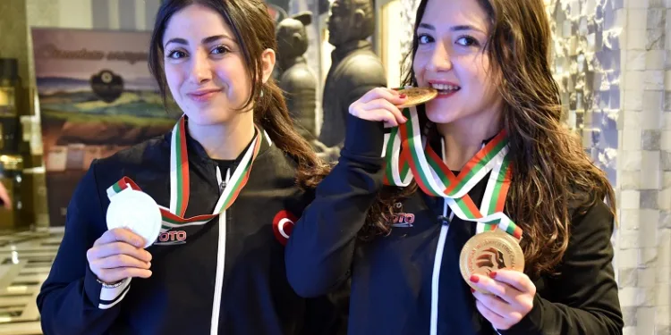 Cansu Bektaş: “Ülkemi en iyi şekilde temsil ettiğim için mutluyum”