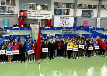 Didim’de masa tenisi müsabakaları başladı