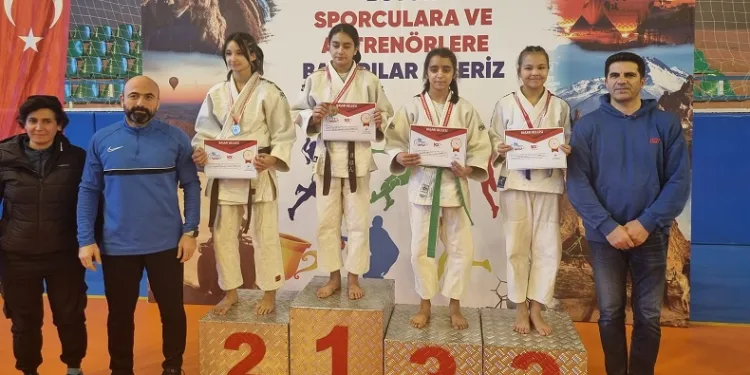Judocular Sivas’a 6 madalya ile döndü