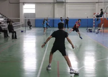 Sivas’ta badminton rüzgarı esti