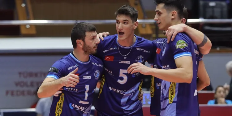 Kupa Voley: Arkas Spor: 3 – Galatasaray: 1