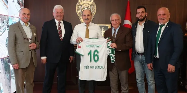 Bursaspor yönetimi, Bursa İl Emniyet Müdürü Dr. Sabit Akın Zaimoğlu’nu ziyaret etti